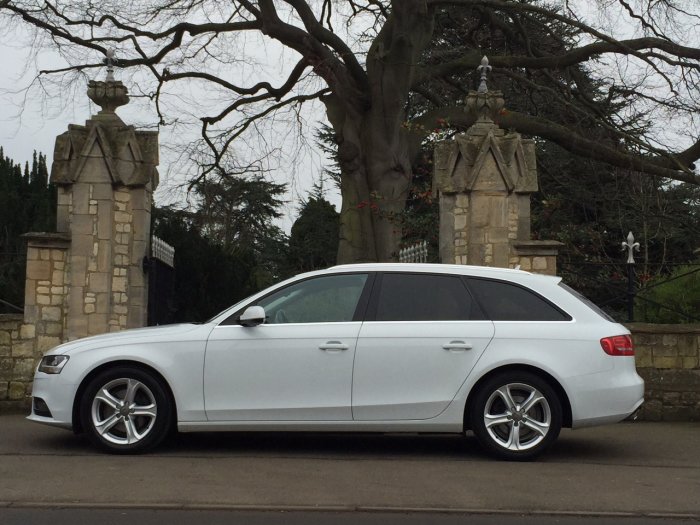 Audi A4 2.0 TDI Ultra 163 SE Technik Leather Sat Nav Estate Diesel White