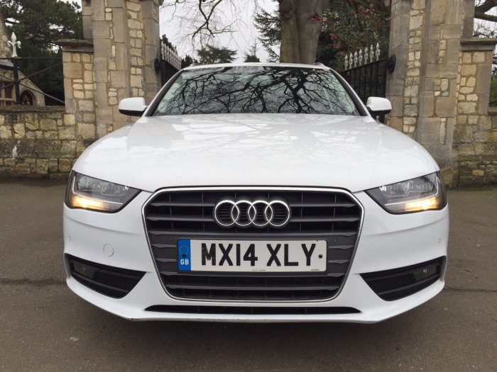 Audi A4 2.0 TDI Ultra 163 SE Technik Leather Sat Nav Estate Diesel White