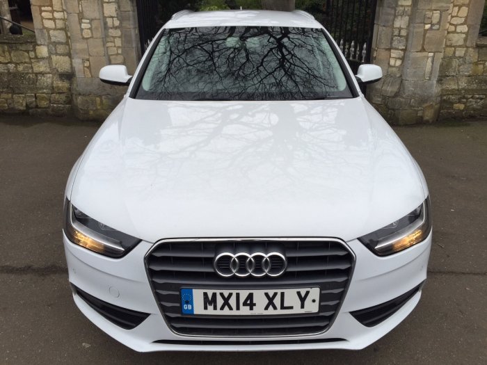 Audi A4 2.0 TDI Ultra 163 SE Technik Leather Sat Nav Estate Diesel White