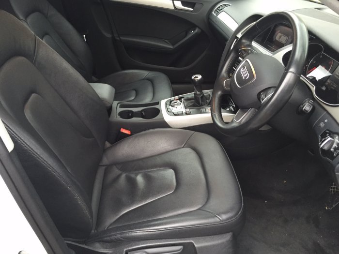Audi A4 2.0 TDI Ultra 163 SE Technik Leather Sat Nav Estate Diesel White