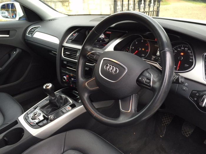 Audi A4 2.0 TDI Ultra 163 SE Technik Leather Sat Nav Estate Diesel White