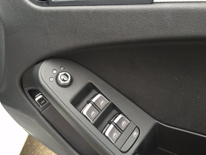 Audi A4 2.0 TDI Ultra 163 SE Technik Leather Sat Nav Estate Diesel White