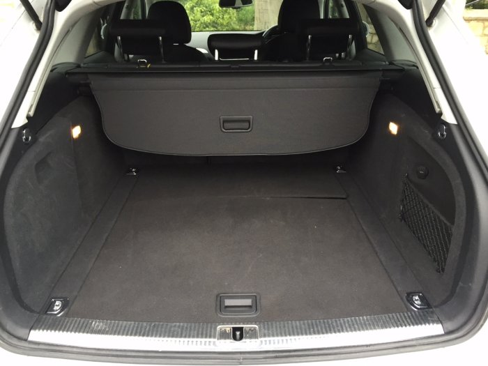 Audi A4 2.0 TDI Ultra 163 SE Technik Leather Sat Nav Estate Diesel White