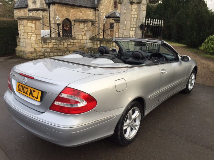 Mercedes-Benz CLK 3.2 320 Avantgarde 2dr Tip Auto Convertible Petrol Silver