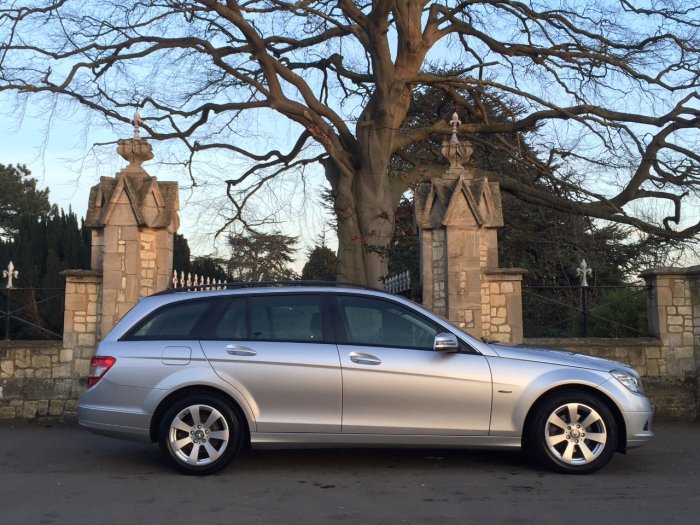 Mercedes-Benz C Class 1.6 C180K BlueEFFICIENCY SE 5dr Auto Estate Petrol Silver