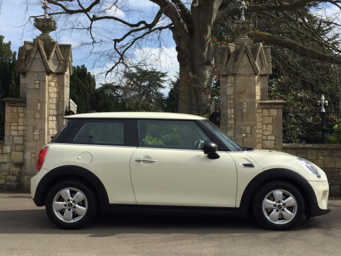 Mini Hatchback 1.5 One D 3dr Hatchback Diesel White