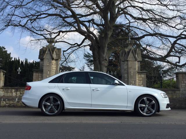 Audi A4 1.8T FSI 170 S Line 4dr Black Edition Saloon Petrol White