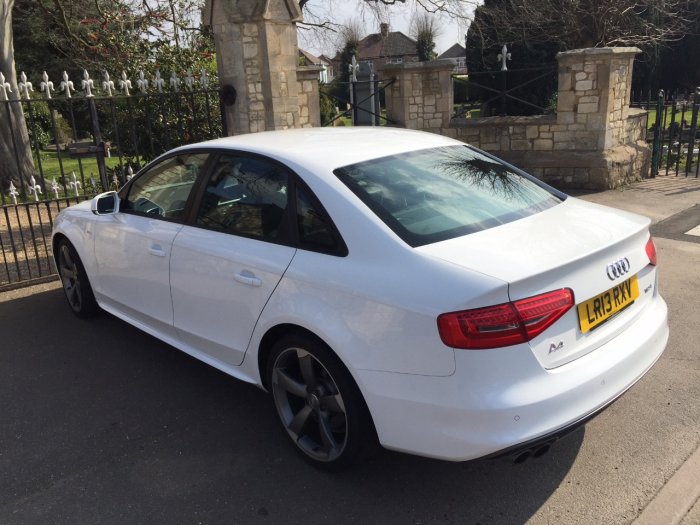 Audi A4 1.8T FSI 170 S Line 4dr Black Edition Saloon Petrol White