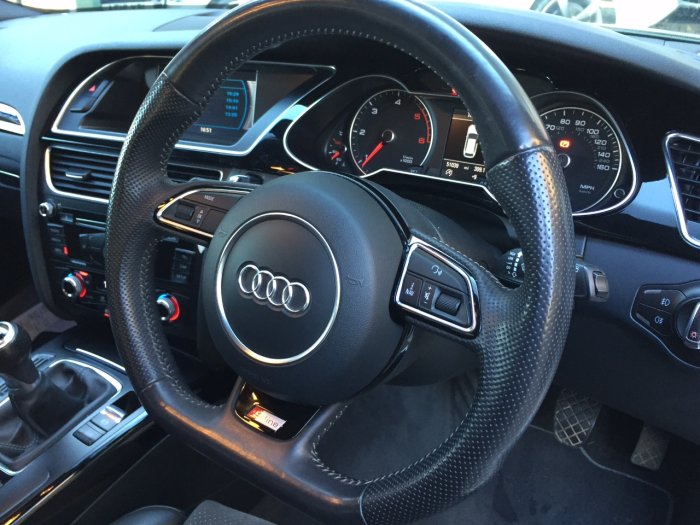 Audi A4 2.0 TDI 177 Quattro Black Edition 5dr Estate Diesel White