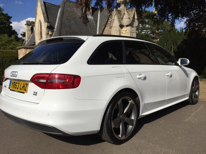 Audi A4 2.0 TDI 177 Quattro Black Edition 5dr Estate Diesel White