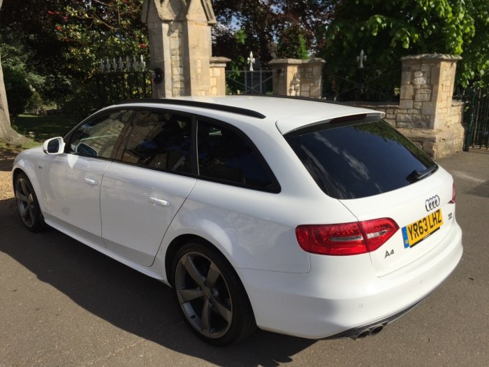 Audi A4 2.0 TDI 177 Quattro Black Edition 5dr Estate Diesel White
