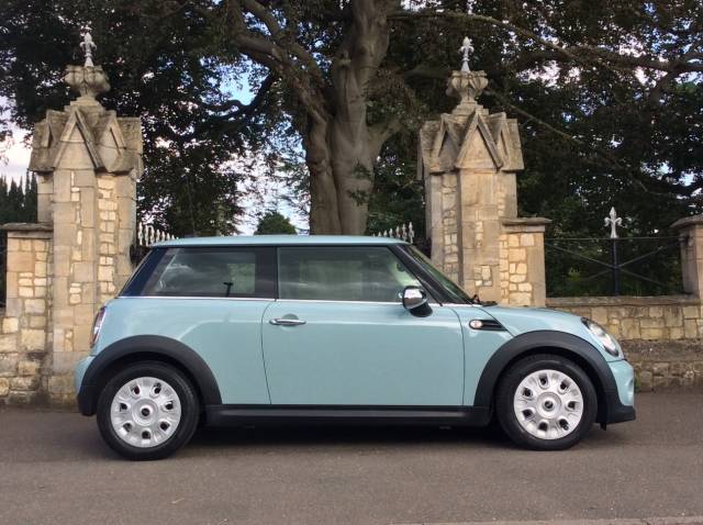 Mini Hatchback 1.6 One 3dr Hatchback Petrol Blue