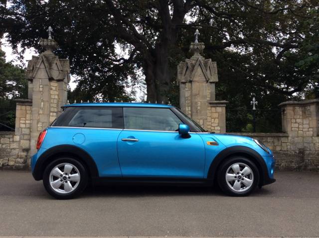 Mini Hatchback 1.2 One 3dr pepper media Hatchback Petrol Blue