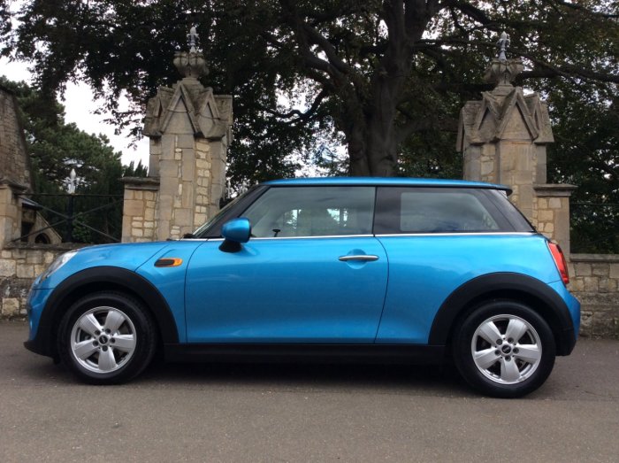 Mini Hatchback 1.2 One 3dr pepper media Hatchback Petrol Blue