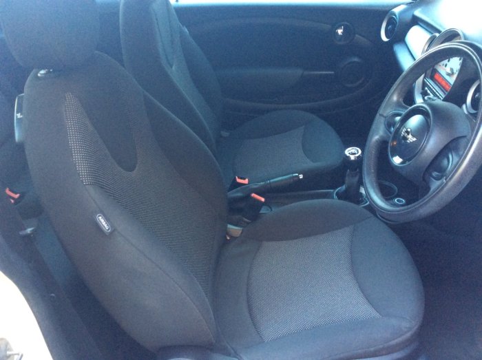 Mini Hatchback 1.6 One 3dr Hatchback Petrol White