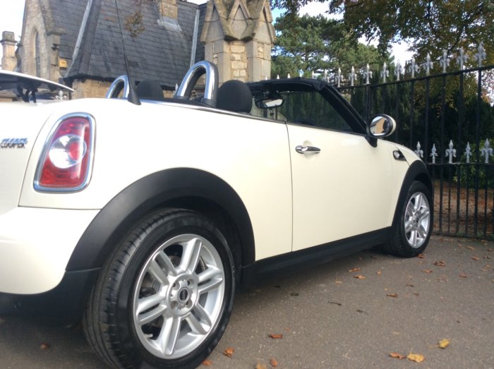 Mini Roadster 1.6 Cooper 2dr Convertible Petrol White