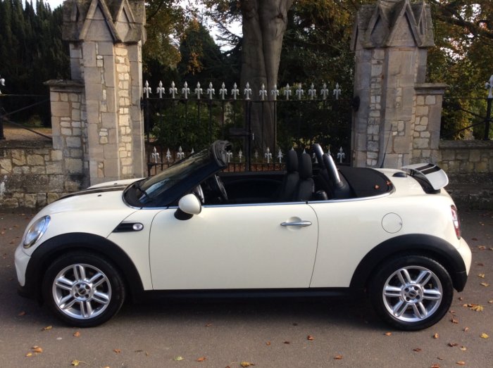 Mini Roadster 1.6 Cooper 2dr Convertible Petrol White