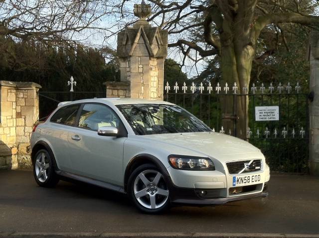 Volvo C30 1.6 R DESIGN Sport 3dr Hatchback Petrol White